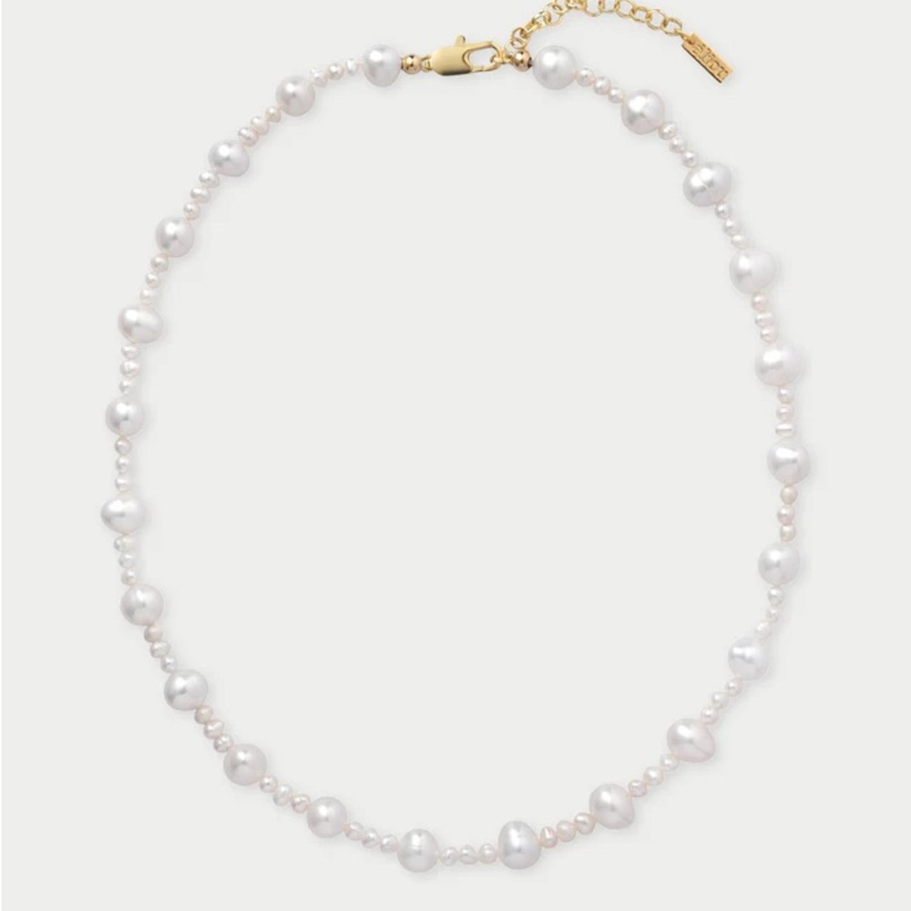 Elegant Pearl Necklace